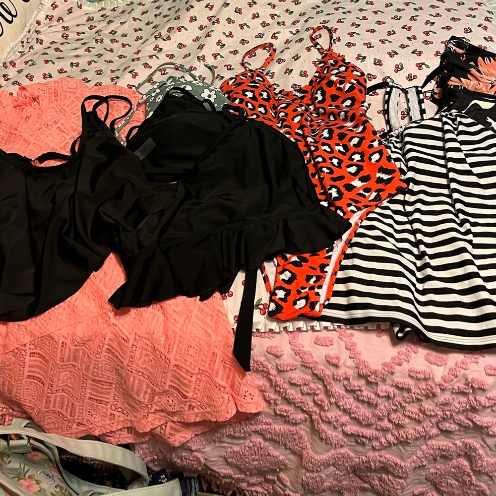 Lot of swimwear, bottoms, tops, suit and coverup.  Size medium and one small. - Picture 2 of 10
